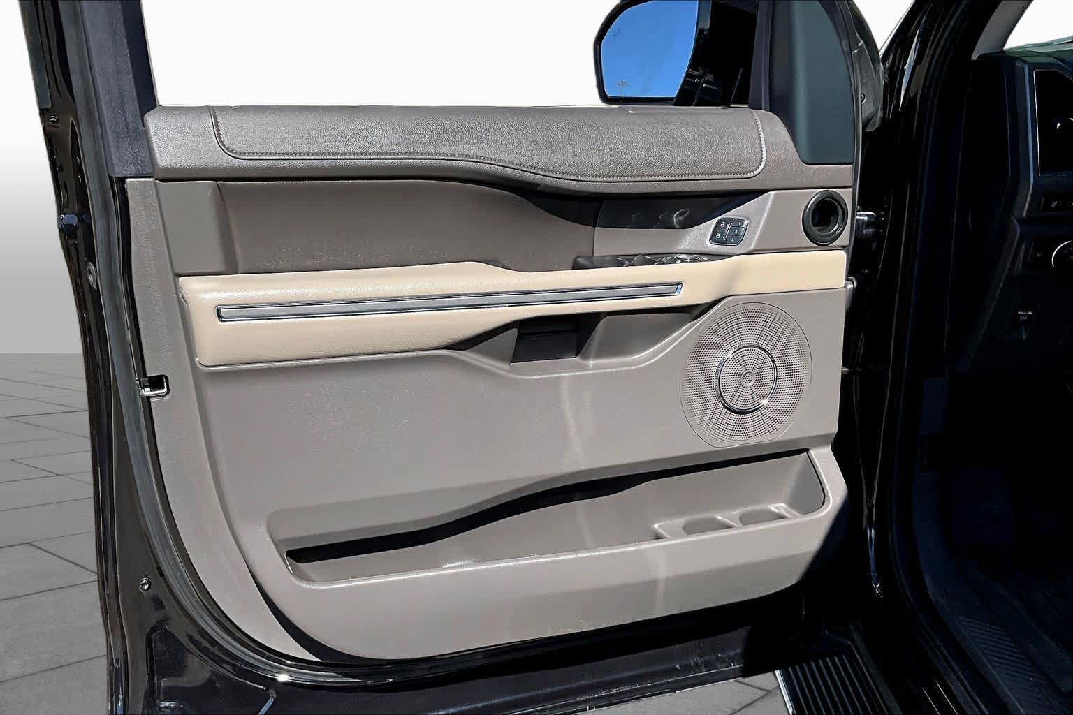 Used 2021 Ford Expedition XLT AWD/4WD image 21
