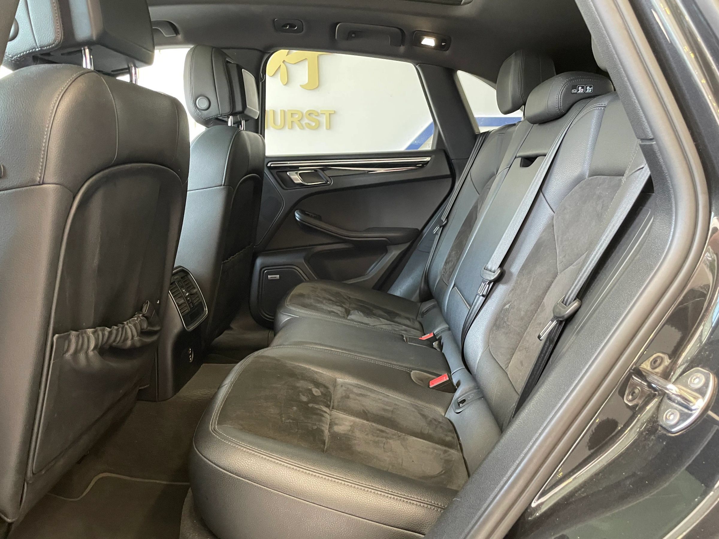 Used 2021 Porsche Macan AWD/4WD image 18