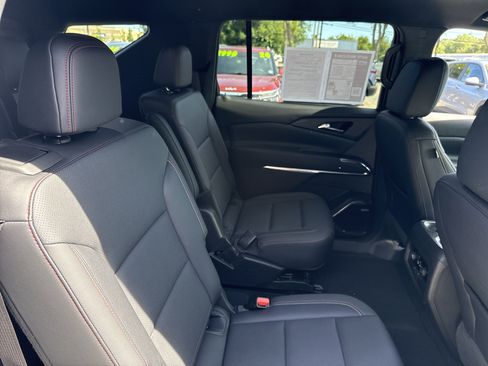 Used 2025 Chevrolet Traverse Z71 w/ Enhanced Driving Package AWD/4WD image 15