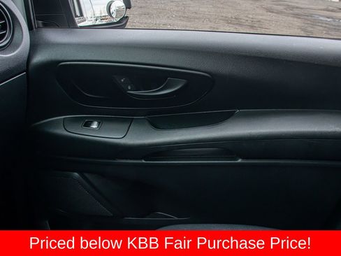 Used 2018 Mercedes-Benz Metris image 24
