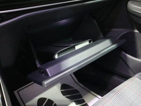 Used 2024 Volkswagen GTI SE image 29