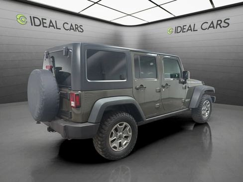 Used 2015 Jeep Wrangler Unlimited Rubicon w/ Connectivity Group AWD/4WD image 5