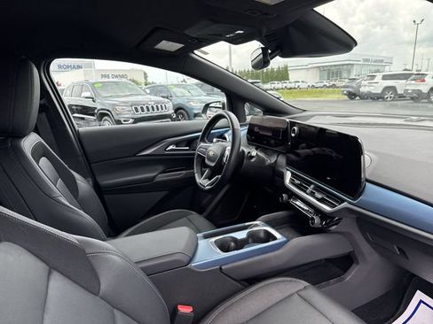 Certified 2024 Chevrolet Equinox EV LT FWD image 18