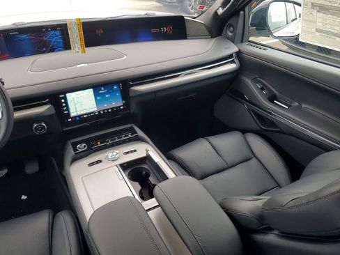 New 2025 Lincoln Navigator Reserve w/ Jet Appearance Package AWD/4WD image 17
