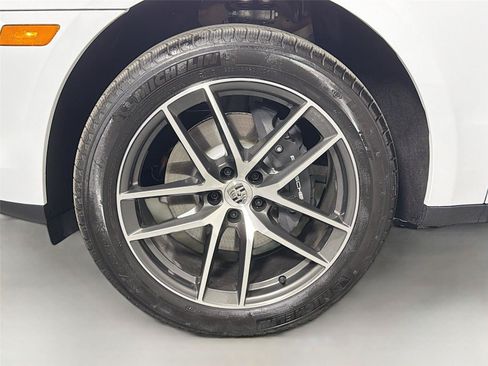 Certified 2026 Porsche Macan AWD/4WD image 11