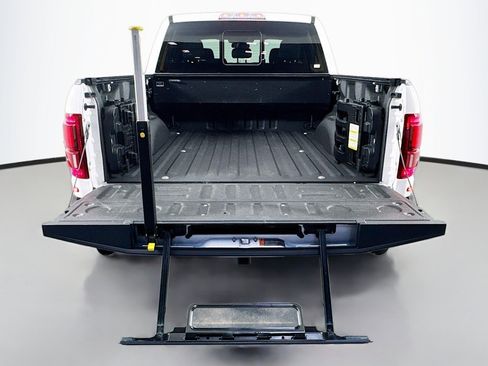 Used 2018 Ford F150 Raptor w/ Equipment Group 802A Luxury AWD/4WD image 24