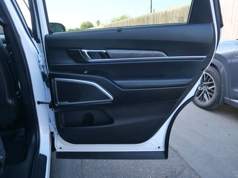 Used 2023 Kia Telluride EX X-Line image 12