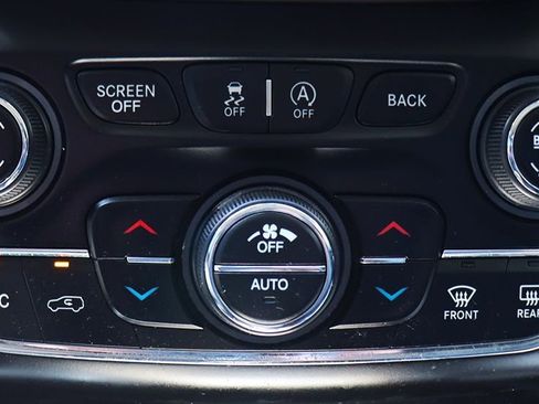 Used 2016 Jeep Cherokee Limited image 45