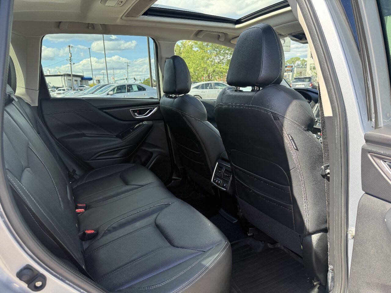 Used 2024 Subaru Forester Touring AWD/4WD image 12