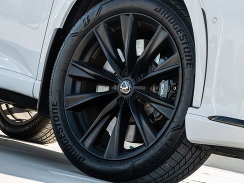 Used 2024 Lexus RX 500h F Sport image 9