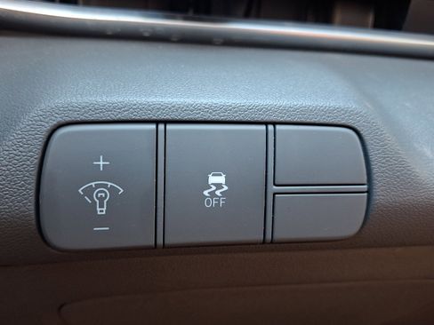 Certified 2024 Hyundai Elantra SEL FWD image 26