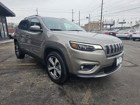 Used 2019 Jeep Cherokee Limited w/ Luxury Group image 3