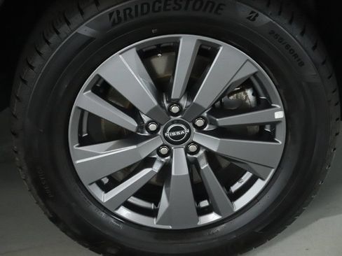 Certified 2025 Nissan Pathfinder SV FWD image 10