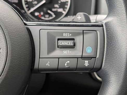 Used 2023 Nissan Rogue SV image 20