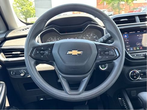 Used 2023 Chevrolet TrailBlazer LT w/ Convenience Package FWD image 14