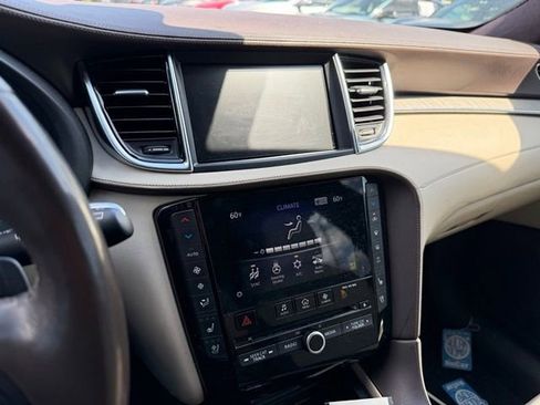 Used 2019 INFINITI QX50 Essential w/ Sensory Package AWD/4WD image 16
