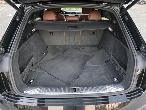 Used 2019 Audi e-tron Prestige image 17
