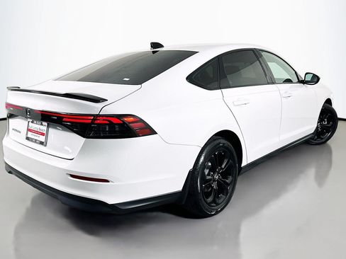 Used 2025 Honda Accord SE image 13