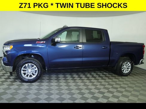 Used 2023 Chevrolet Silverado 1500 LT w/ Z71 Off-Road Package AWD/4WD image 6