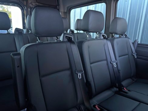 Used 2024 Mercedes-Benz Sprinter 2500 image 35