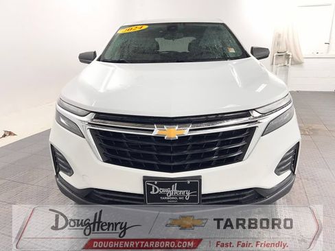 Used 2024 Chevrolet Equinox LS w/ LS Convenience Package FWD image 2