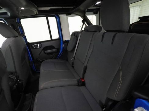 Used 2024 Jeep Wrangler Unlimited image 21