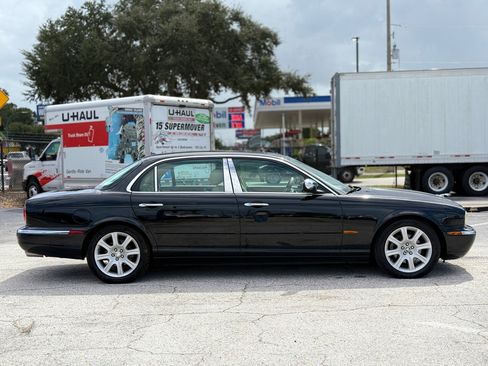 Used 2005 Jaguar XJ8 image 6