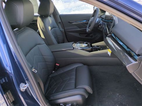 New 2026 BMW 540i xDrive xDrive w/ M Sport Package image 27