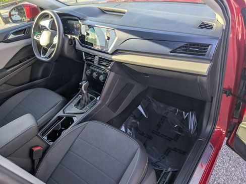Certified 2023 Volkswagen Taos SE FWD image 11