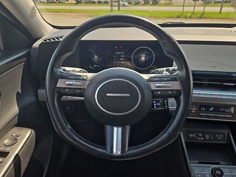 Used 2024 Hyundai Kona Limited FWD image 4