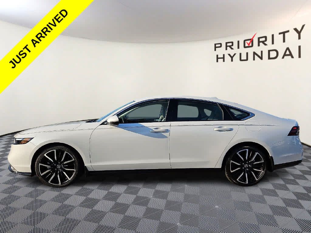 Used 2024 Honda Accord Touring image 7