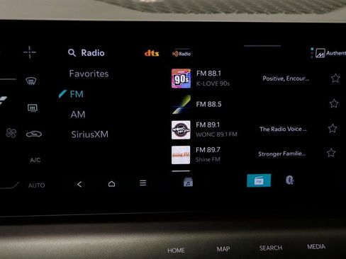 Used 2024 Kia EV9 Land image 10