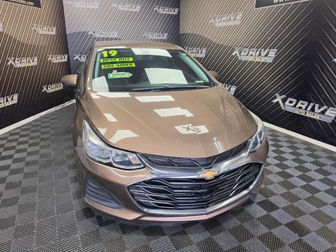 Used 2019 Chevrolet Cruze LS FWD image 3