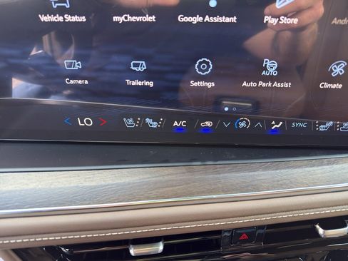 New 2026 Chevrolet Suburban High Country image 19