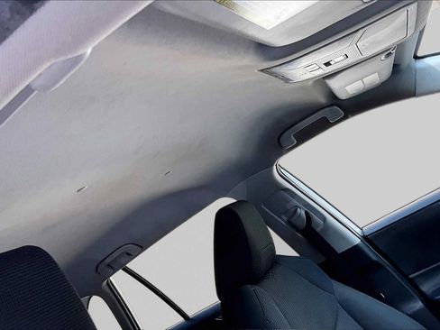 Used 2021 Toyota RAV4 LE FWD image 14