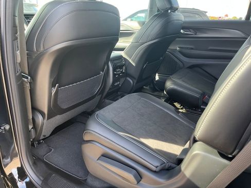 New 2025 Jeep Grand Cherokee L Altitude image 19