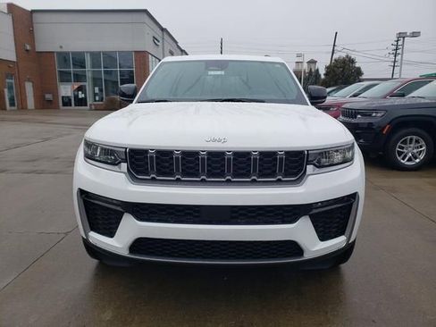 New 2026 Jeep Grand Cherokee Limited AWD/4WD image 2