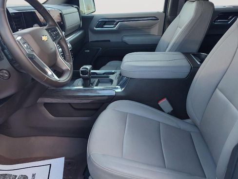 Used 2024 Chevrolet Silverado 1500 LTZ image 8