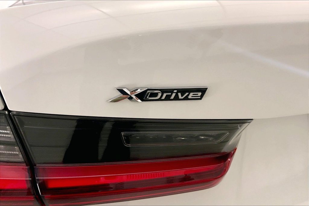 Used 2023 BMW 330i xDrive Sedan w/ Convenience Package AWD/4WD image 30