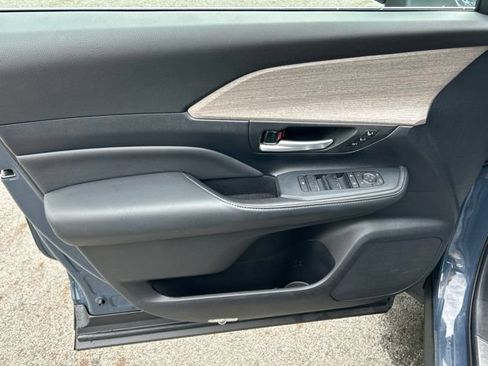 Used 2025 Toyota Grand Highlander AWD Hybrid image 17