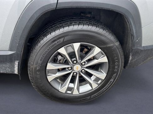Used 2025 Chevrolet Equinox LT FWD image 5