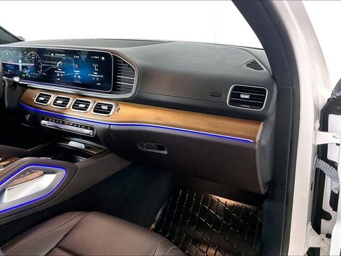 Used 2022 Mercedes-Benz GLS 450 4MATIC image 16