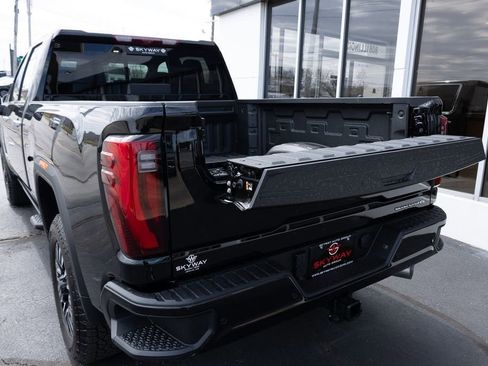 New 2026 GMC Sierra 2500 Denali Ultimate AWD/4WD image 8
