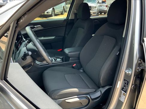 Used 2023 Kia Sportage LX FWD image 15