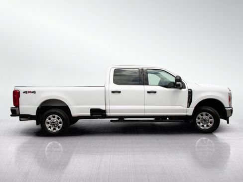 Used 2023 Ford F350 XLT AWD/4WD image 6