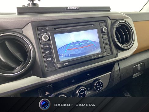 Used 2017 Toyota Tacoma SR5 w/ SR5 Appearance Package (SM) image 2