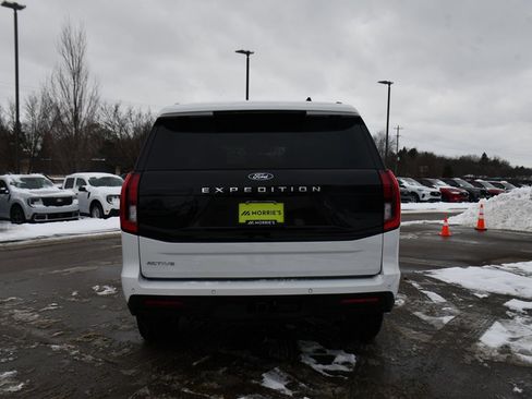 Used 2025 Ford Expedition Active image 5