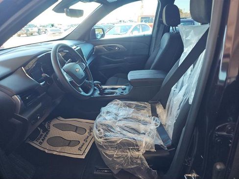 Used 2023 Chevrolet Traverse LT image 3