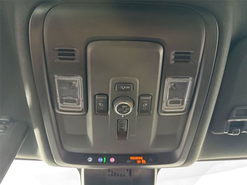 Used 2025 GMC Yukon Denali AWD/4WD image 6