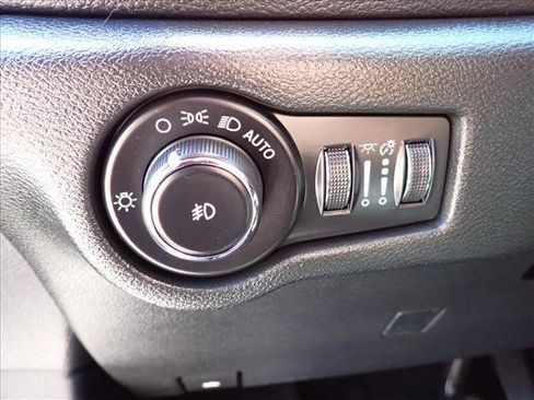 Used 2023 Chrysler Pacifica Limited w/ S Appearance Package AWD/4WD image 18